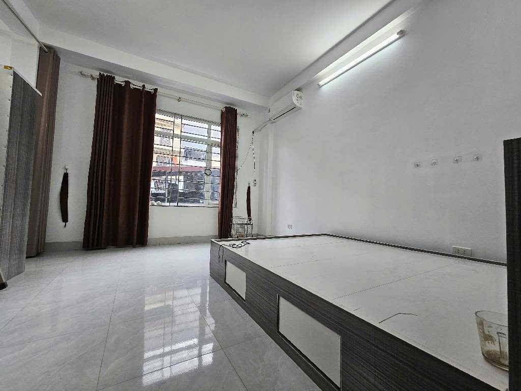 Bán nhà Trương Định - diện tích 28.5m2 5 tầng - Gần 3 trường đại học - giá 7,3 tỷ