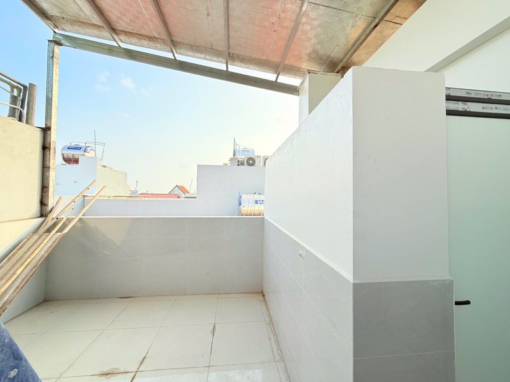 Bán nhà Nguyễn Khoái - diện tích 48.3m2 5 tầng - Ô TÔ TRÁNH, KINH DOANH - giá 12 tỷ