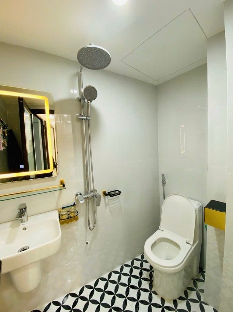 Bán nhà Hoàng Văn Thái - diện tích 20m2 4 tầng - Căn góc 2 mặt ngõ ô tô đỗ - giá 9,9 tỷ