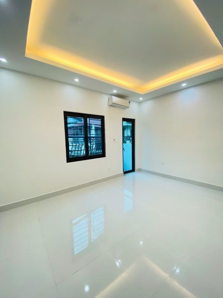 Bán nhà Hoàng Văn Thái - diện tích 20m2 4 tầng - Căn góc 2 mặt ngõ ô tô đỗ - giá 9,9 tỷ