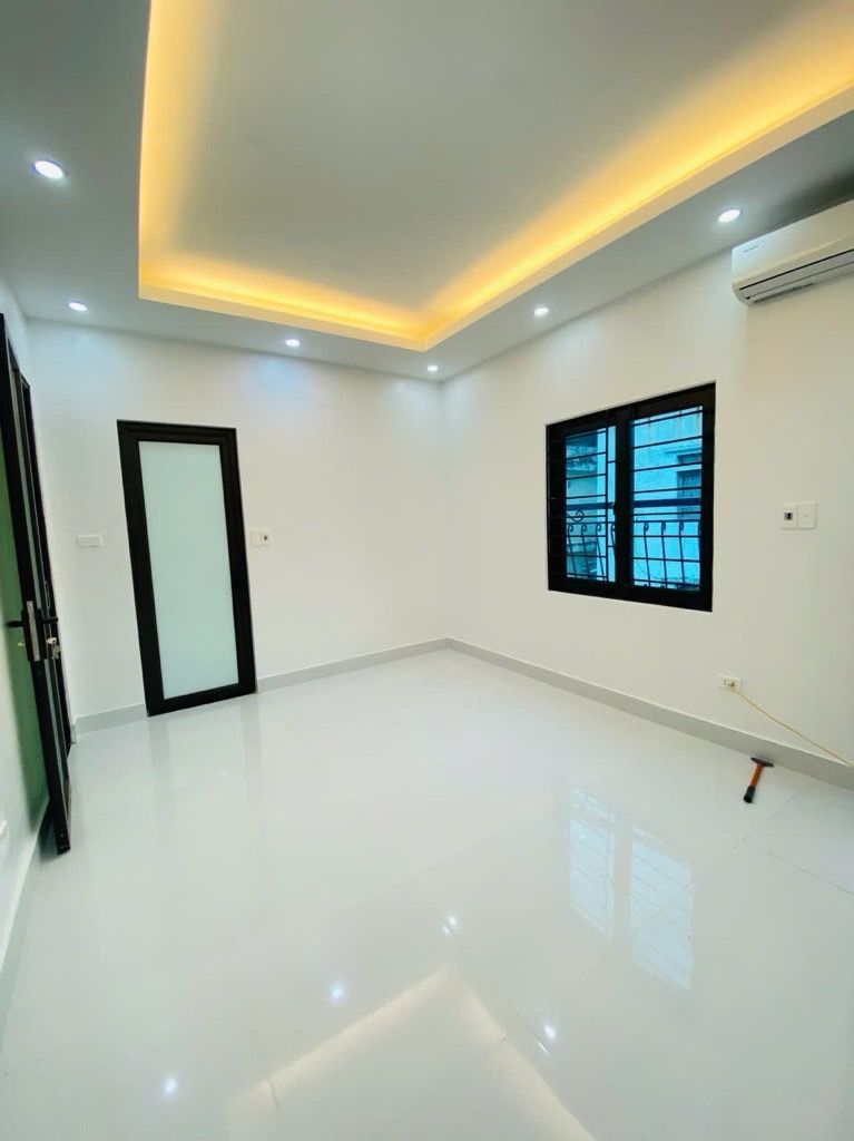 Bán nhà Hoàng Văn Thái - diện tích 20m2 4 tầng - Căn góc 2 mặt ngõ ô tô đỗ - giá 9,9 tỷ