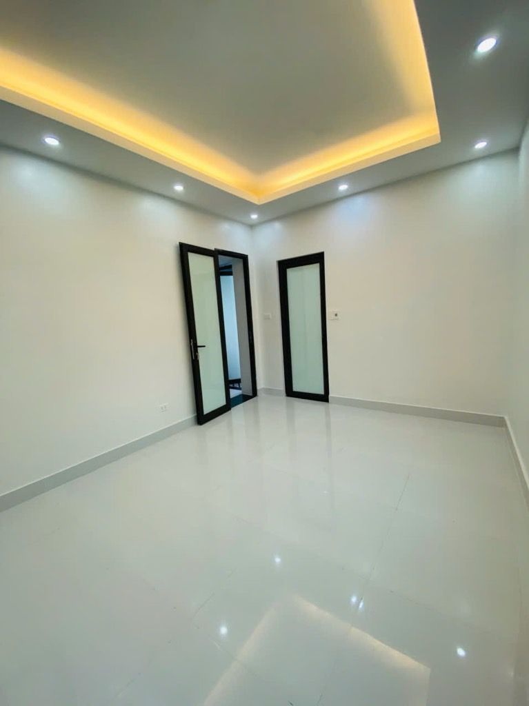 Bán nhà Hoàng Văn Thái - diện tích 20m2 4 tầng - Căn góc 2 mặt ngõ ô tô đỗ - giá 9,9 tỷ