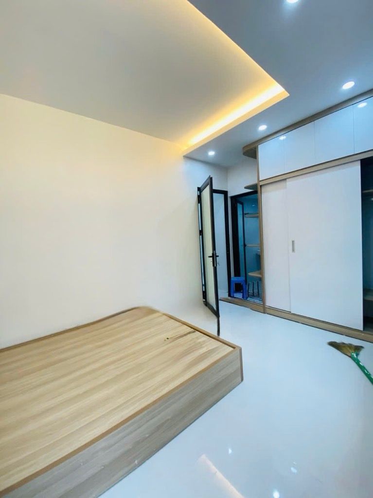 Bán nhà Hoàng Văn Thái - diện tích 20m2 4 tầng - Căn góc 2 mặt ngõ ô tô đỗ - giá 9,9 tỷ