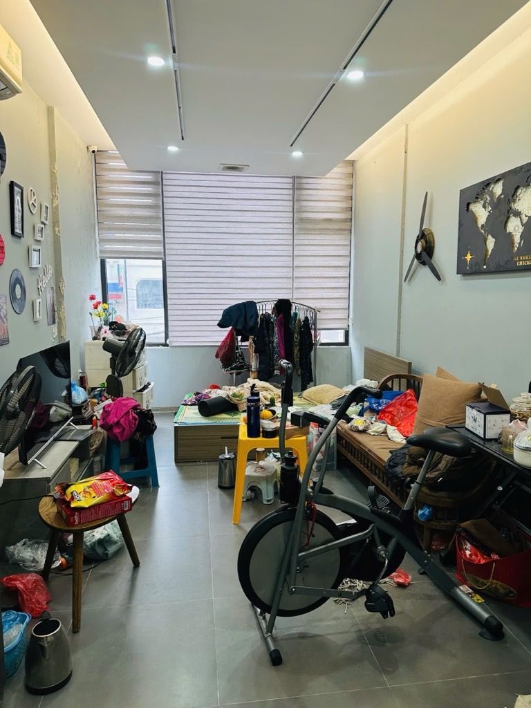 Bán nhà Quốc Tử Giám - diện tích 30m2 3 tầng - MẶT PHỐ VỈA HÈ ĐÁ BÓNG - giá 18 tỷ