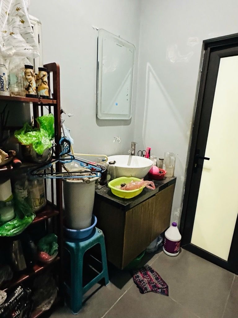 Bán nhà Quốc Tử Giám - diện tích 30m2 3 tầng - MẶT PHỐ VỈA HÈ ĐÁ BÓNG - giá 18 tỷ