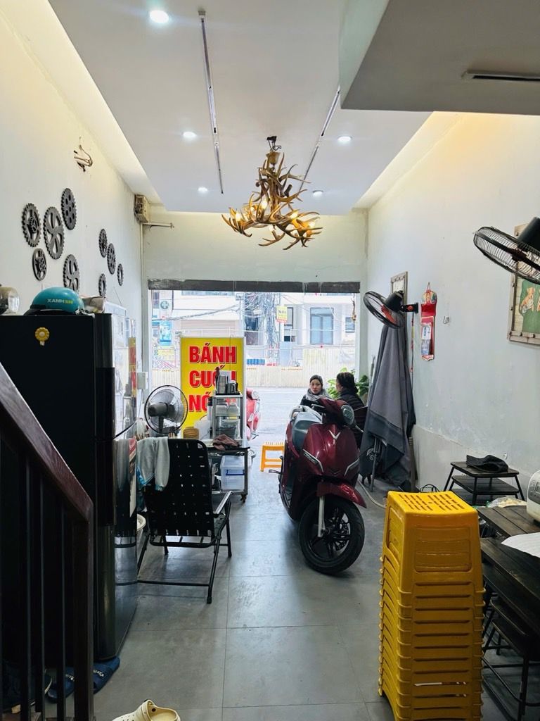 Bán nhà Quốc Tử Giám - diện tích 30m2 3 tầng - MẶT PHỐ VỈA HÈ ĐÁ BÓNG - giá 18 tỷ