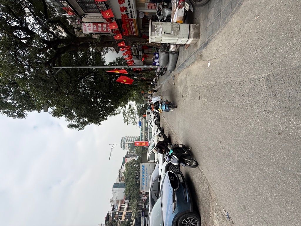 Bán nhà Trần Khát Chân - diện tích 15m2 4 tầng - Gần TTTM, chợ - giá 4,5 tỷ