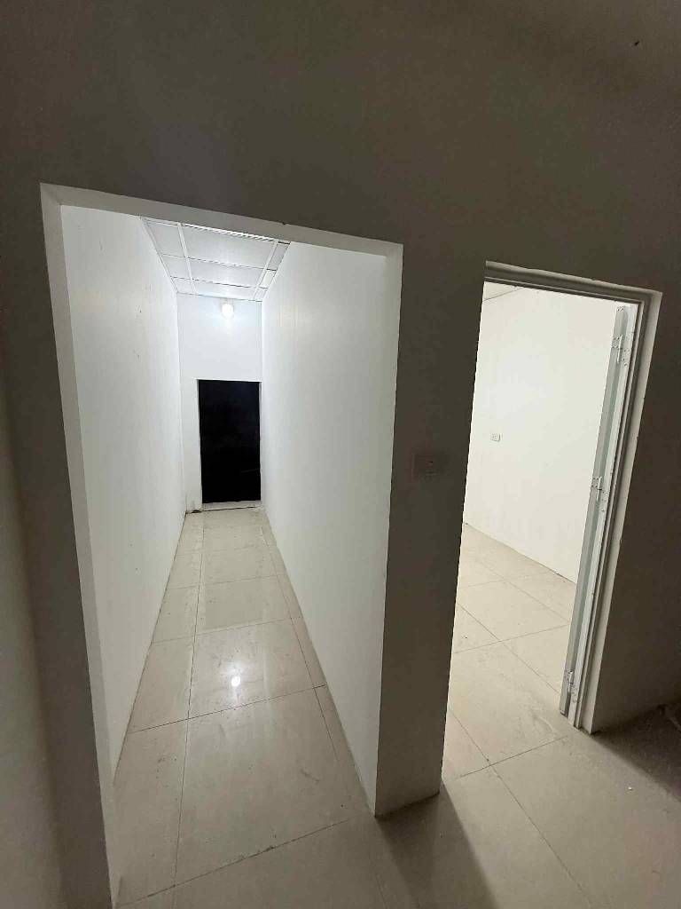 Bán nhà Nguyễn Trãi - diện tích 91.9m2 2 tầng - Mặt phố kinh doanh sầm uất - giá 16,9 tỷ