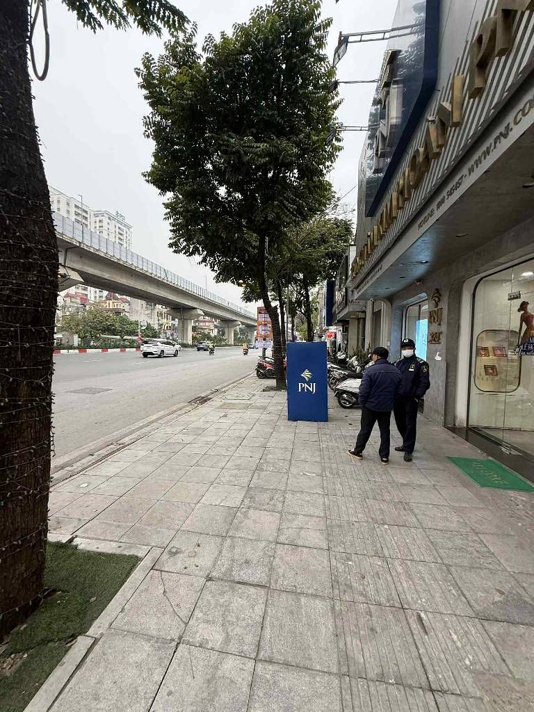 Bán nhà Nguyễn Trãi - diện tích 91.9m2 2 tầng - Mặt phố kinh doanh sầm uất - giá 16,9 tỷ