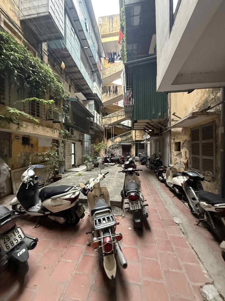 Bán nhà Nguyễn Trãi - diện tích 91.9m2 2 tầng - Mặt phố kinh doanh sầm uất - giá 16,9 tỷ