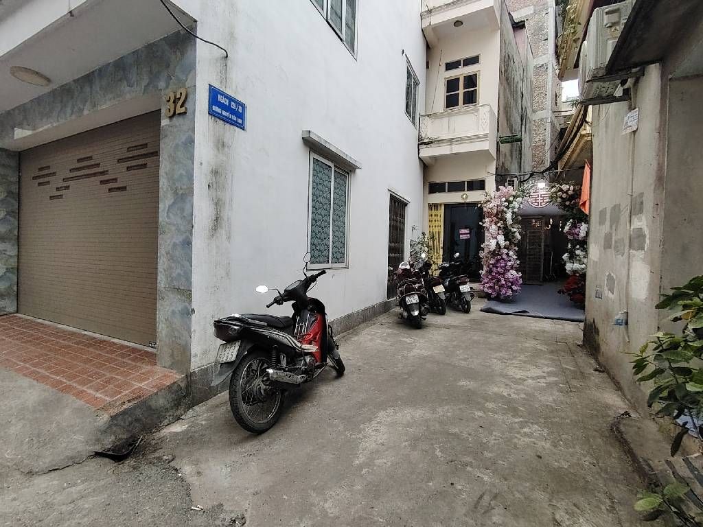 Alternative view of Bán nhà phố Nguyễn Văn Linh 85m2 x 2 tầng, Q. Long Biên - Giá 11 tỷ