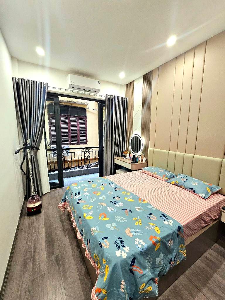 Bán nhà Hoàng Văn Thái - diện tích 40.2m2 4 tầng - Ô TÔ 7 CHỖ VÀO NHÀ - giá 14,8 tỷ