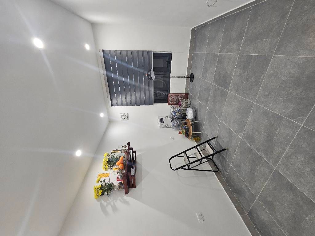 Bán nhà Hoàng Văn Thái - diện tích 40.2m2 4 tầng - Ô TÔ 7 CHỖ VÀO NHÀ - giá 14,8 tỷ