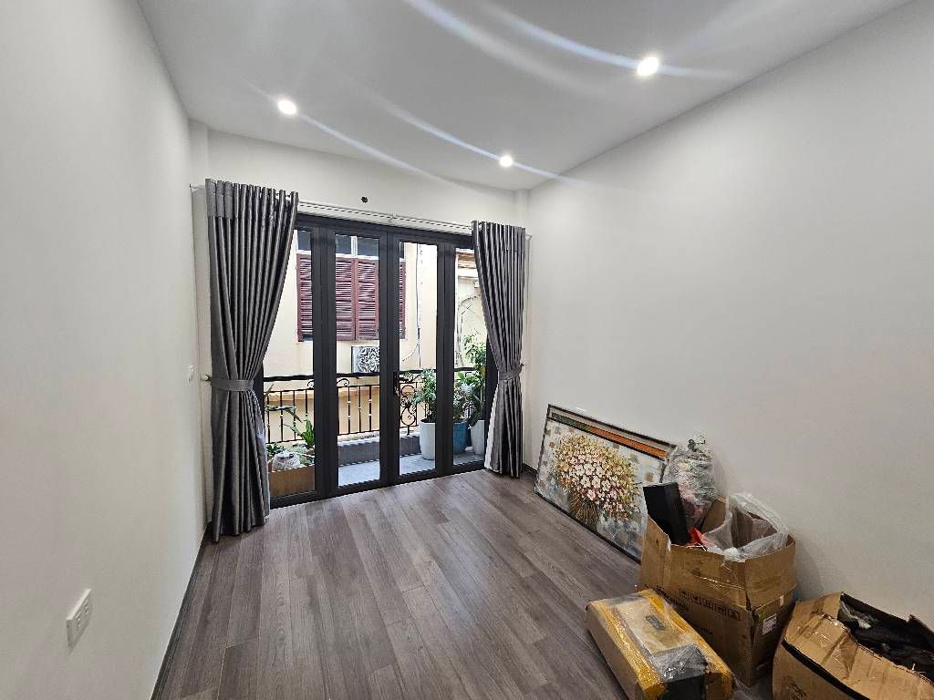 Bán nhà Hoàng Văn Thái - diện tích 40.2m2 4 tầng - Ô TÔ 7 CHỖ VÀO NHÀ - giá 14,8 tỷ