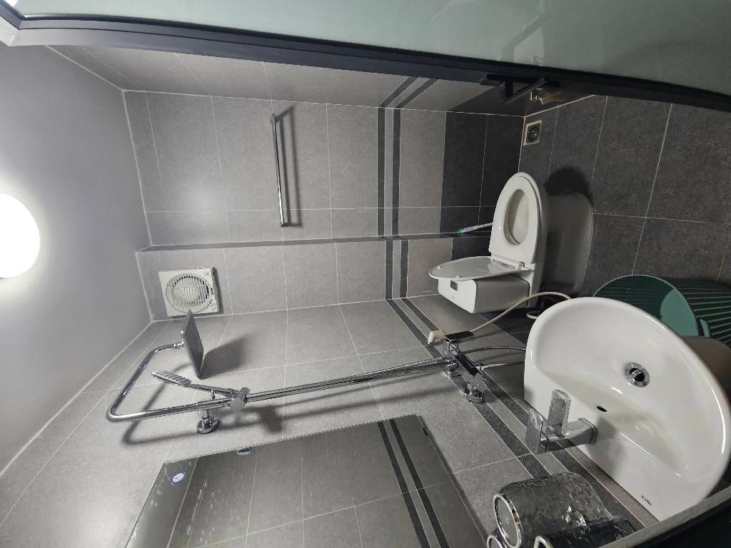 Bán nhà Hoàng Văn Thái - diện tích 40.2m2 4 tầng - Ô TÔ 7 CHỖ VÀO NHÀ - giá 14,8 tỷ