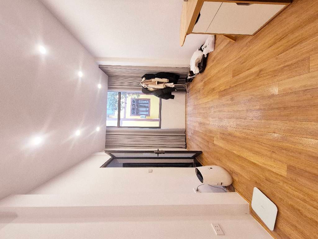 Bán nhà Võ Thị Sáu - diện tích 33m2 3 tầng - Ngõ thông, gần hồ - giá 7,95 tỷ