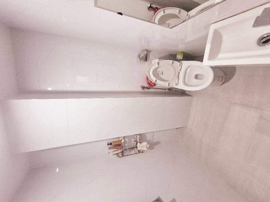 Bán nhà Võ Thị Sáu - diện tích 33m2 3 tầng - Ngõ thông, gần hồ - giá 7,95 tỷ