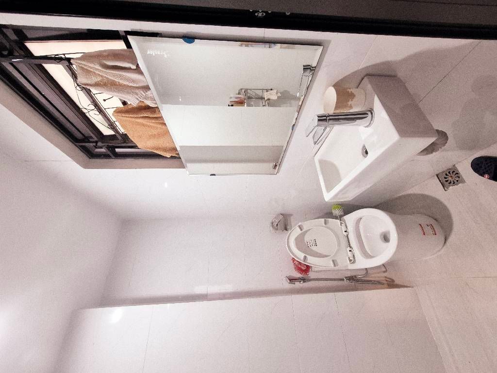 Bán nhà Võ Thị Sáu - diện tích 33m2 3 tầng - Ngõ thông, gần hồ - giá 7,95 tỷ