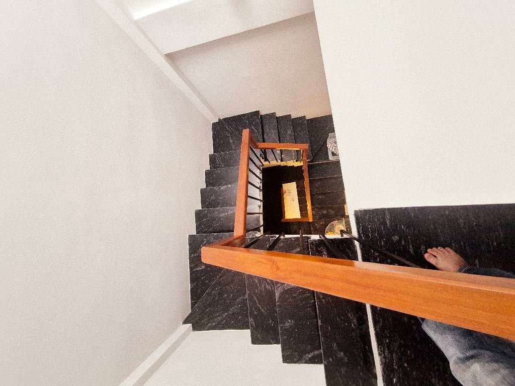 Bán nhà Võ Thị Sáu - diện tích 33m2 3 tầng - Ngõ thông, gần hồ - giá 7,95 tỷ