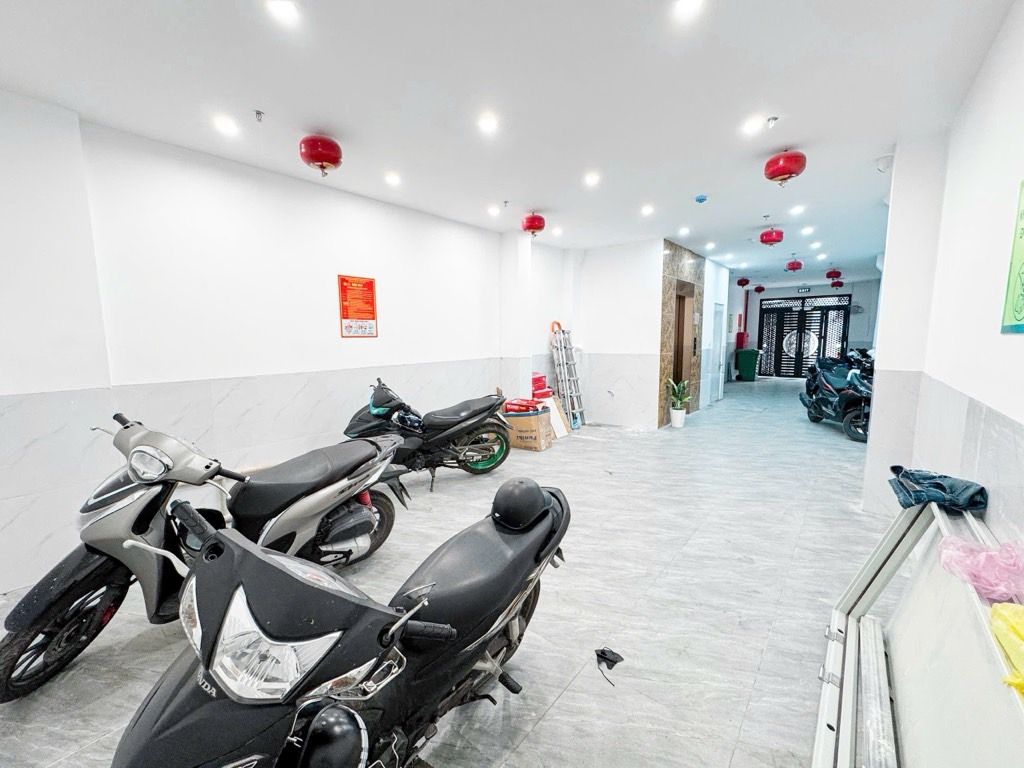 Bán nhà Bùi Xương Trạch - diện tích 77.4m2 6 tầng - Thang máy, dòng tiền 1.2 tỷ/năm - giá 23,9 tỷ