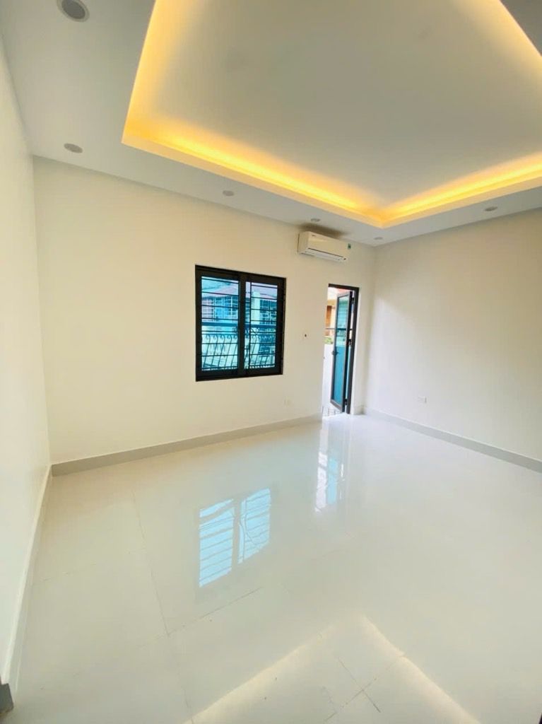 Bán nhà Hoàng Văn Thái - diện tích 20m2 4 tầng - Căn góc 2 mặt ngõ ô tô đỗ - giá 9,9 tỷ