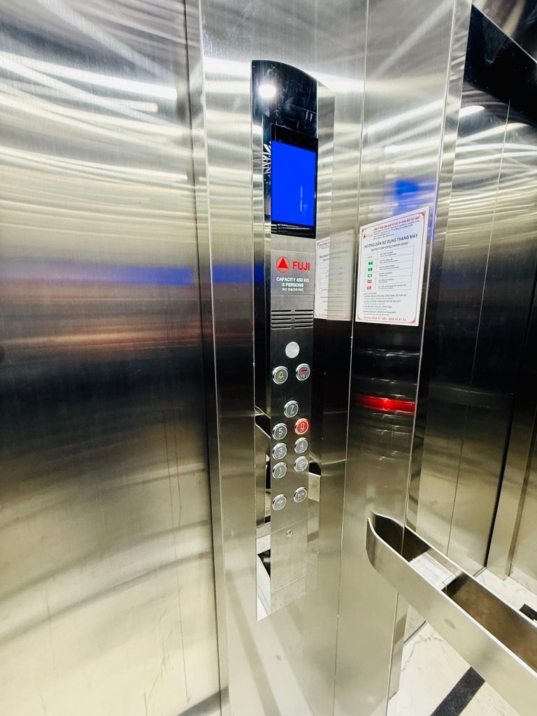 Bán nhà Hoàng Mai - diện tích 62m2 7 tầng - LÔ GÓC 3 THOÁNG - giá 21,5 tỷ