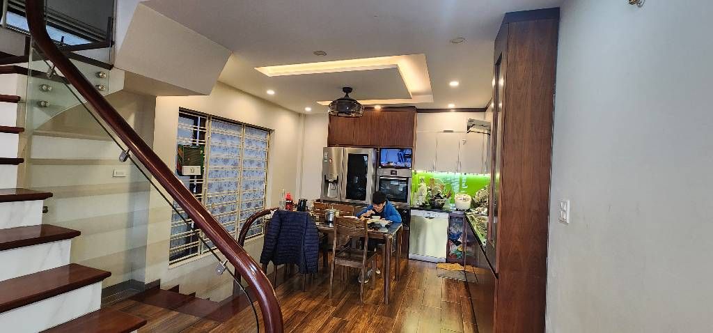 Bán nhà Bùi Xương Trạch - diện tích 32m2 5 tầng - Lô góc, ngõ ô tô tránh - giá 14,4 tỷ