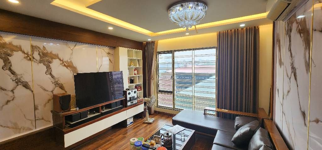 Bán nhà Bùi Xương Trạch - diện tích 32m2 5 tầng - Lô góc, ngõ ô tô tránh - giá 14,4 tỷ