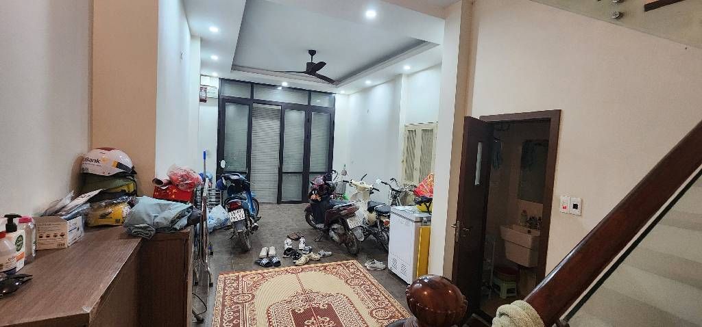 Bán nhà Bùi Xương Trạch - diện tích 32m2 5 tầng - Lô góc, ngõ ô tô tránh - giá 14,4 tỷ