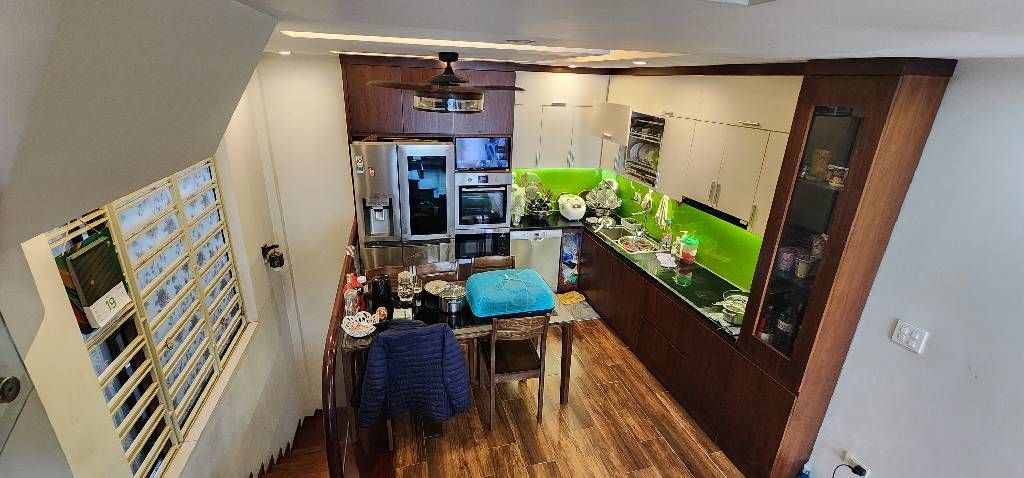 Bán nhà Bùi Xương Trạch - diện tích 32m2 5 tầng - Lô góc, ngõ ô tô tránh - giá 14,4 tỷ