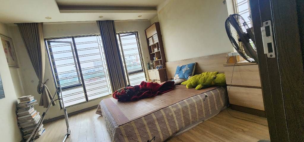 Bán nhà Bùi Xương Trạch - diện tích 32m2 5 tầng - Lô góc, ngõ ô tô tránh - giá 14,4 tỷ