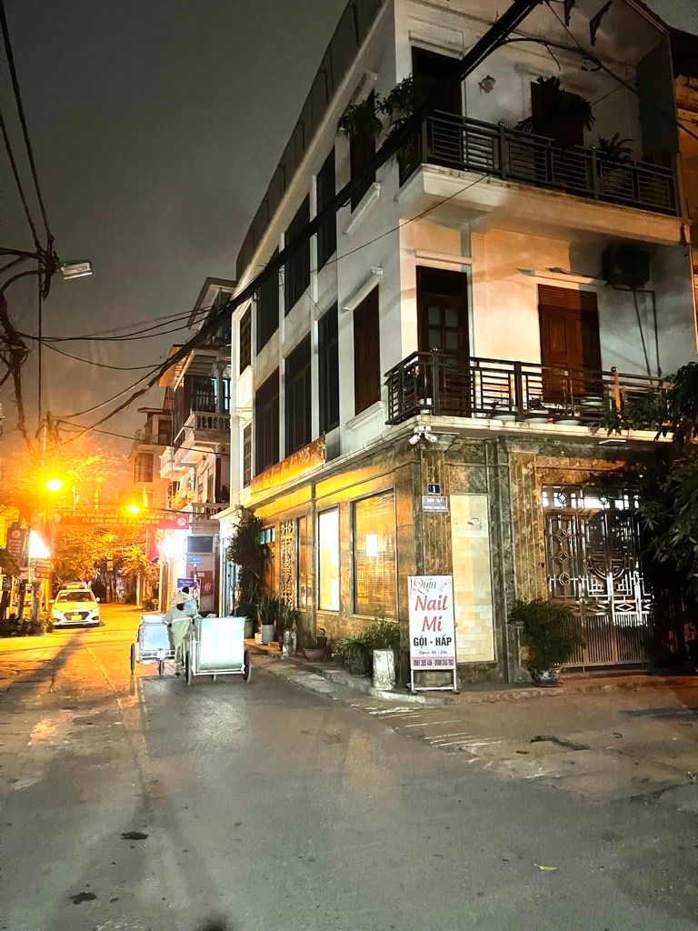 Bán nhà Ngọc Hồi - diện tích 61.1m2 4 tầng - Ô tô tránh - giá 11,3 tỷ