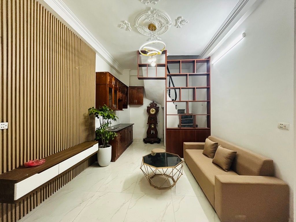 Bán nhà Nguyễn Chính - diện tích 19m2 5 tầng - gần ô tô - giá 3,3 tỷ