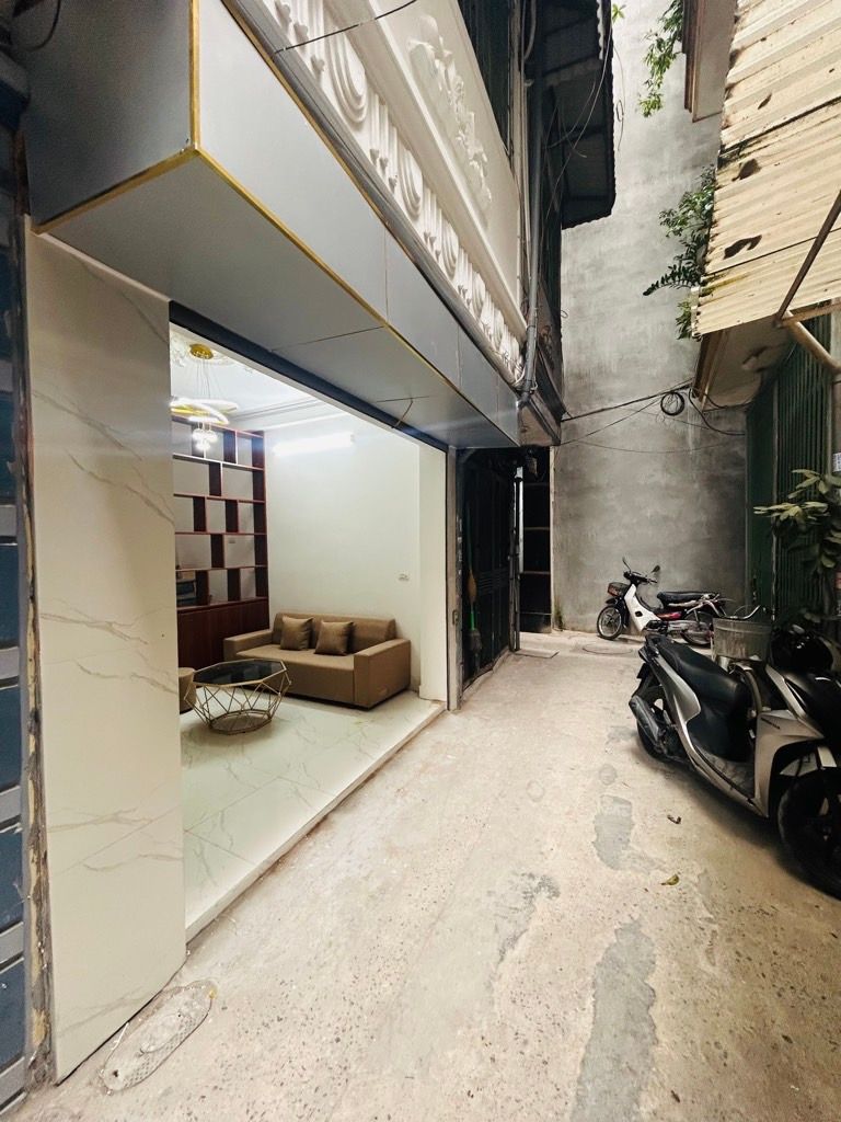 Bán nhà Nguyễn Chính - diện tích 19m2 5 tầng - gần ô tô - giá 3,3 tỷ