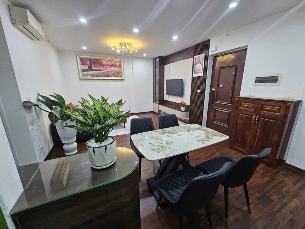 Bán nhà Hoàng Liệt - diện tích 62.2m2 21 tầng - Sổ đỏ chính chủ - giá 5,5 tỷ