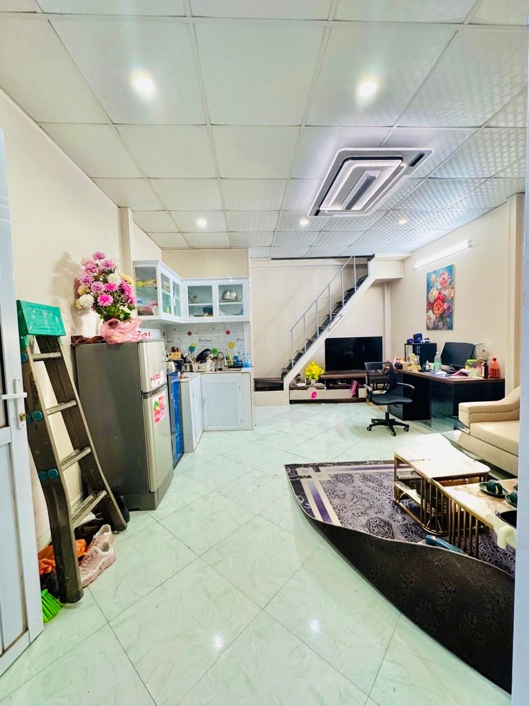 Bán nhà Thuý Lĩnh - diện tích 26m2 2 tầng - ngõ ba gác - giá 2,1 tỷ