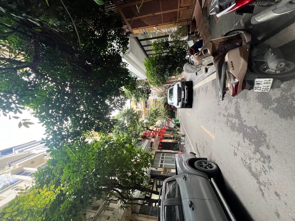 Bán nhà Đầm Trấu - diện tích 43.6m2 5 tầng - Nhà 2 mặt ngõ - giá 20 tỷ