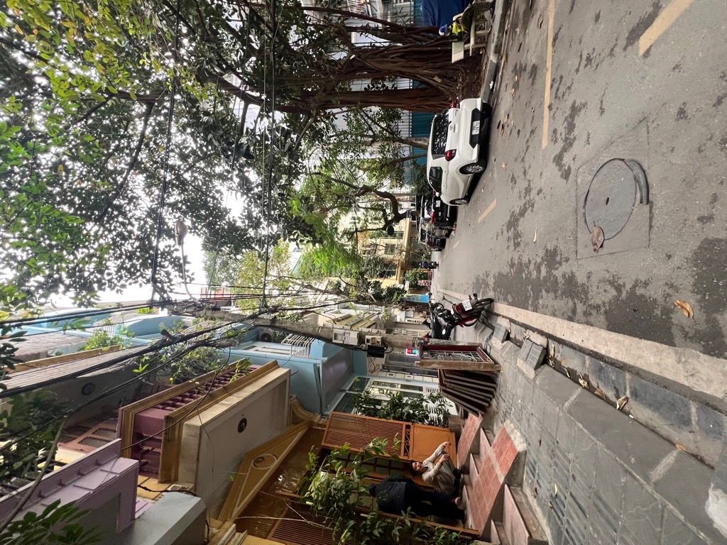 Bán nhà Đầm Trấu - diện tích 43.6m2 5 tầng - Nhà 2 mặt ngõ - giá 20 tỷ