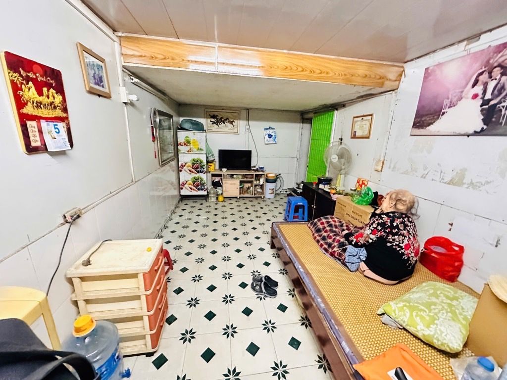 Bán nhà Bùi Ngọc Dương - diện tích 22m2 4 tầng - Nhà cũ xây đã lâu vẫn còn ở được - giá 5,9 tỷ