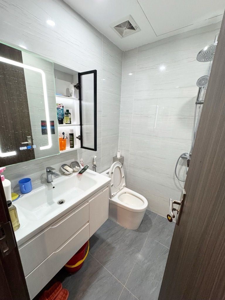 Bán nhà Khuất Duy Tiến - diện tích 113m2 12 tầng - Căn hộ cao cấp - giá 10,4 tỷ