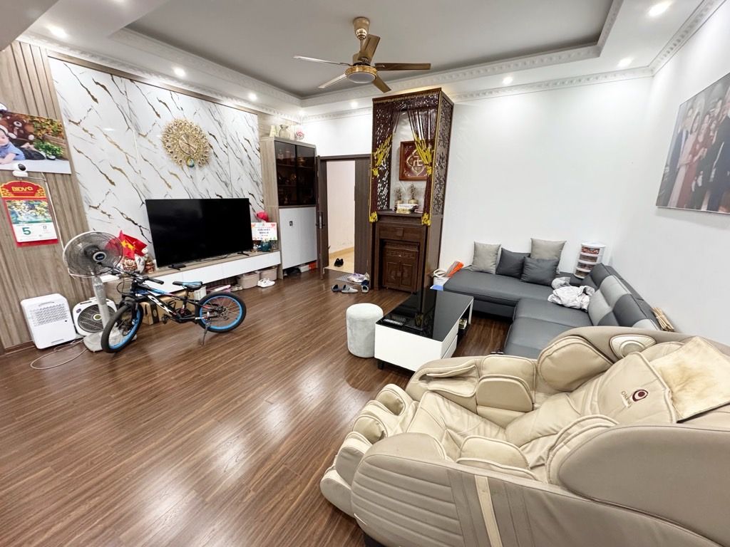 Bán nhà Khuất Duy Tiến - diện tích 113m2 12 tầng - Căn hộ cao cấp - giá 10,4 tỷ