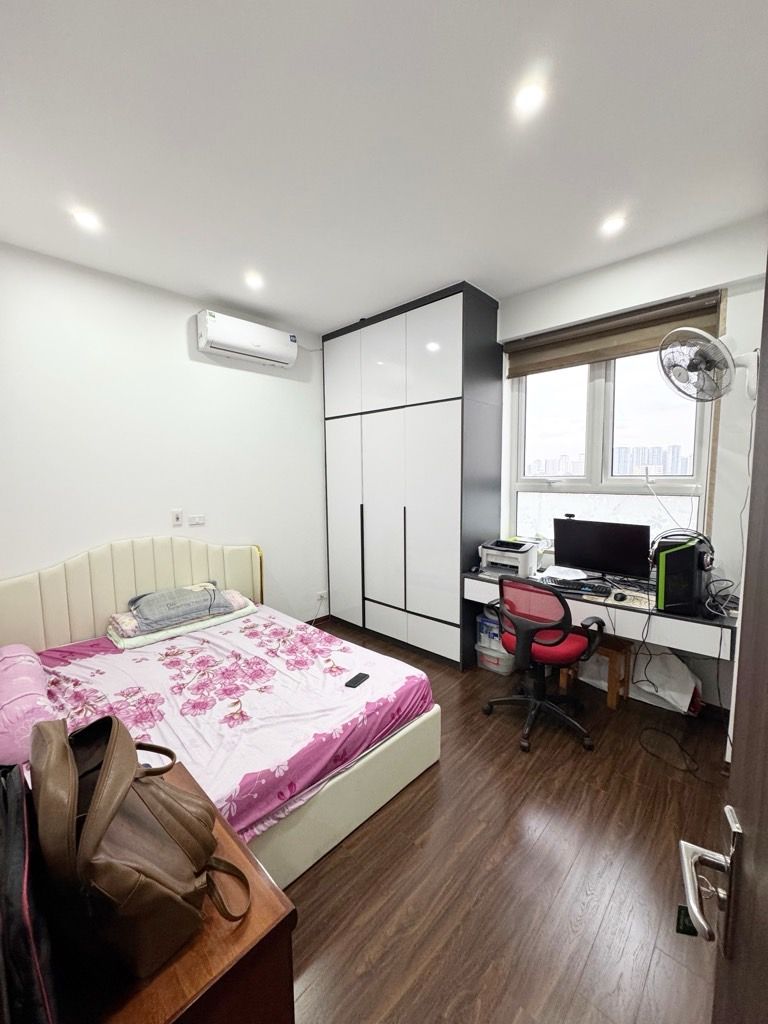 Bán nhà Khuất Duy Tiến - diện tích 113m2 12 tầng - Căn hộ cao cấp - giá 10,4 tỷ