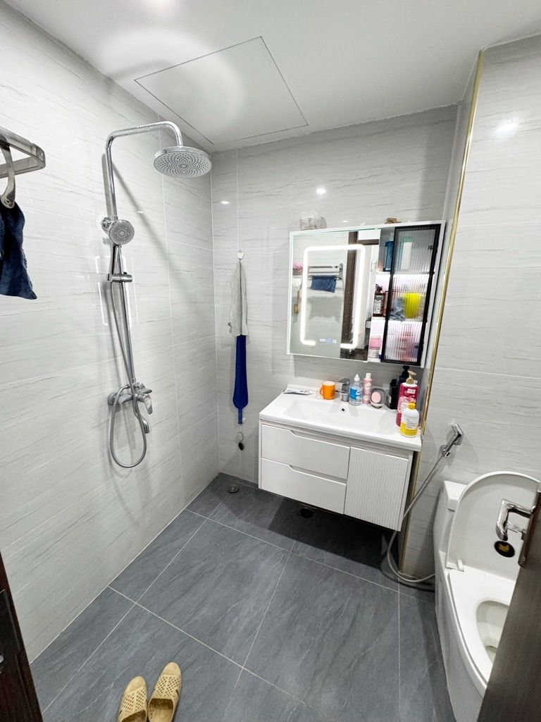 Bán nhà Khuất Duy Tiến - diện tích 113m2 12 tầng - Căn hộ cao cấp - giá 10,4 tỷ