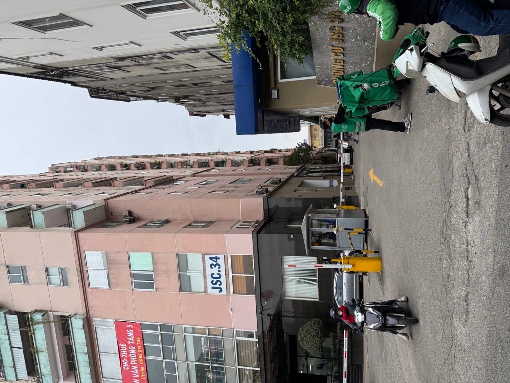 Bán nhà Khuất Duy Tiến - diện tích 113m2 12 tầng - Căn hộ cao cấp - giá 10,4 tỷ