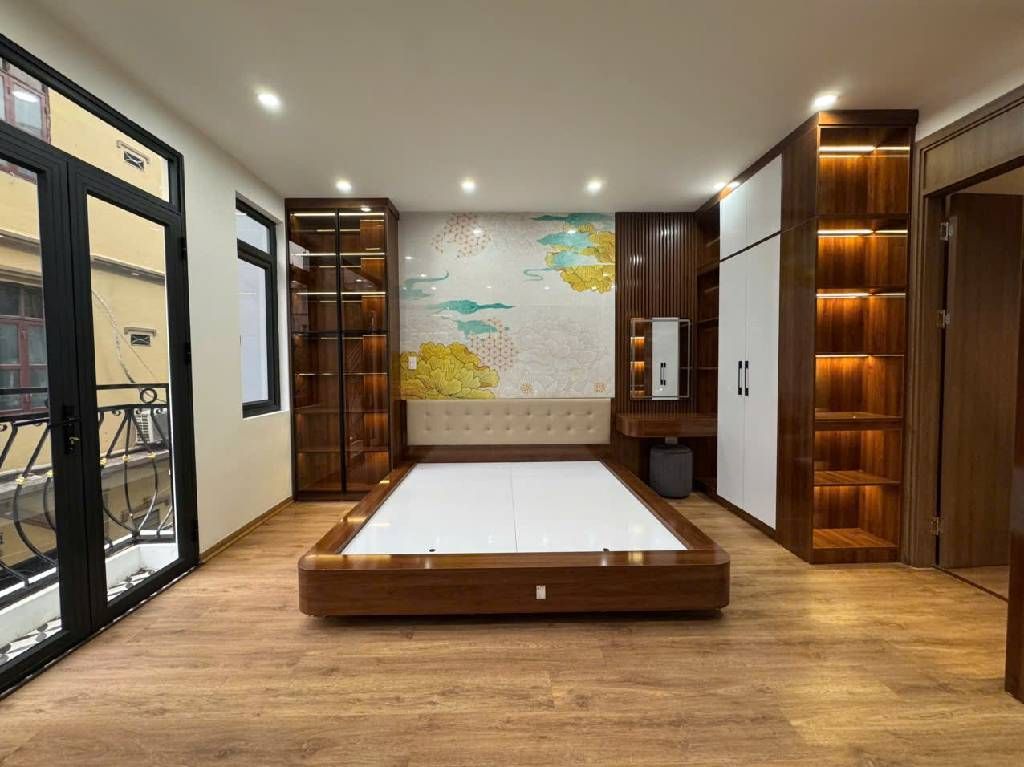 Bán nhà Trương Định - diện tích 57m2 5 tầng - Ô TÔ 7 CHỖ VÀO NHÀ - giá 15,8 tỷ