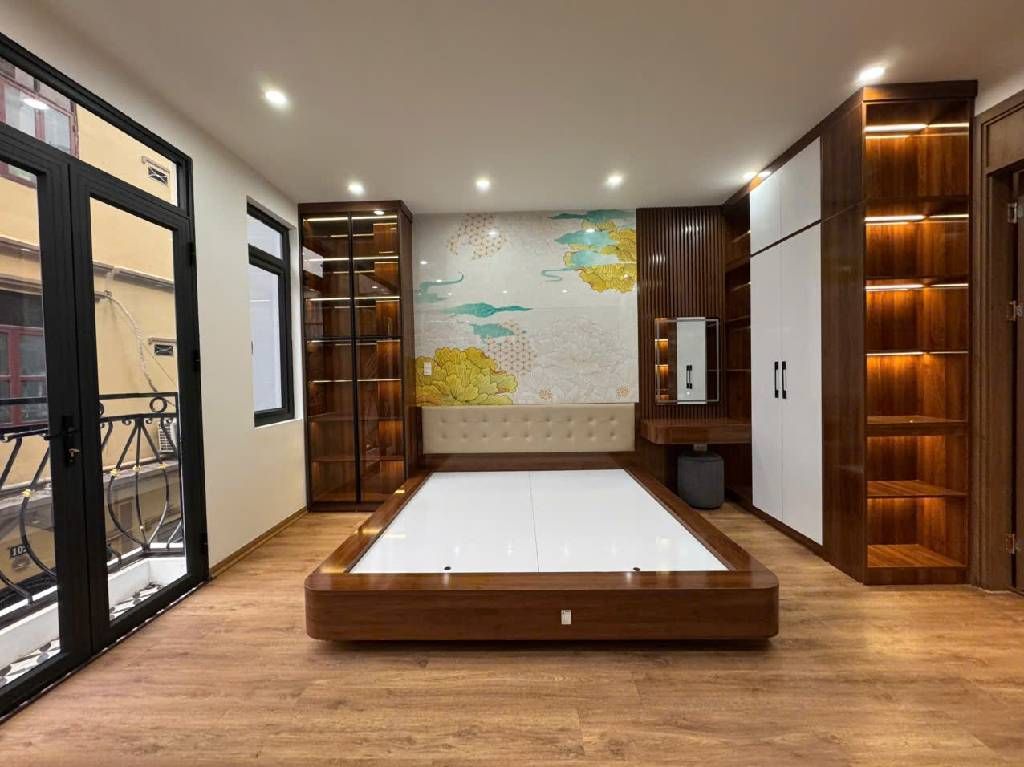 Bán nhà Trương Định - diện tích 57m2 5 tầng - Ô TÔ 7 CHỖ VÀO NHÀ - giá 15,8 tỷ