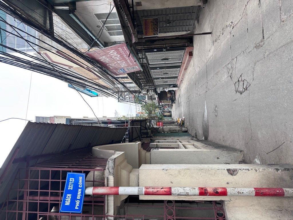 Bán nhà Định Công - diện tích 48.2m2 3 tầng - Mặt ngõ Ô tô thông - giá 7,2 tỷ