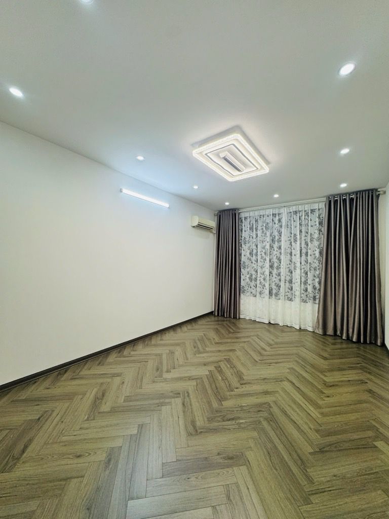 Bán nhà Hoàng Mai - diện tích 54m2 4 tầng - Nhà đã sửa đẹp như mới - giá 12,9 tỷ