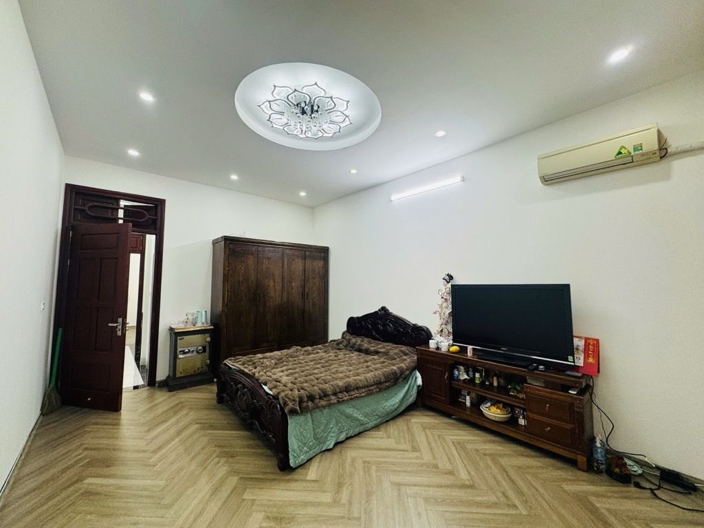 Bán nhà Hoàng Mai - diện tích 54m2 4 tầng - Nhà đã sửa đẹp như mới - giá 12,9 tỷ