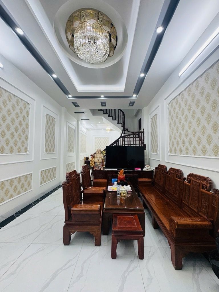 Bán nhà Hoàng Mai - diện tích 54m2 4 tầng - Nhà đã sửa đẹp như mới - giá 12,9 tỷ